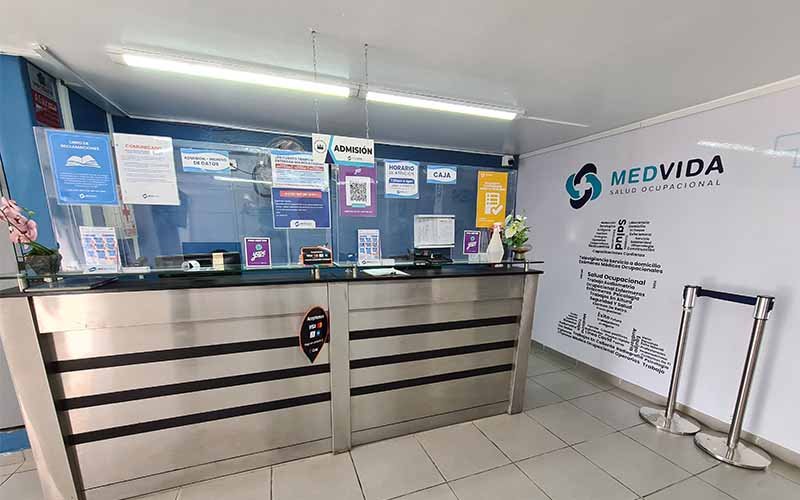 Área de admisión de Medvida Salud Ocupacional en Chorrillos
